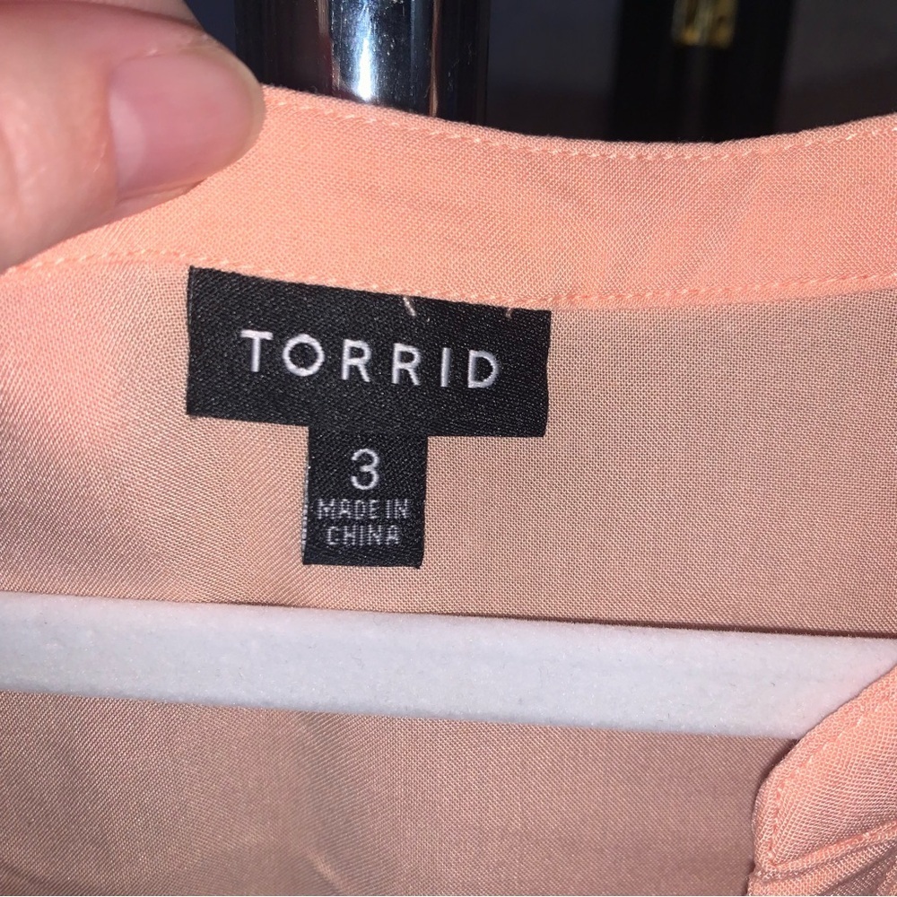 Torrid Button Front blouse - Picture 4 of 5
